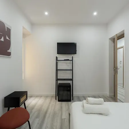 Modern By Homing *